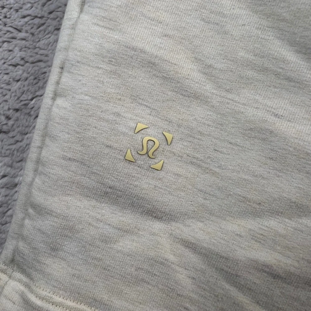 Lululemon Men's Medium City Sweat Shorts YellowCream Heathered 9 Inch Inseam